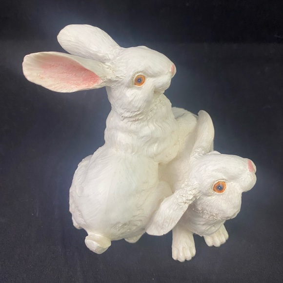 Vintage Home Interior White Bunny Rabbits Figurine Statue 2002 Easter Spring - Picture 2 of 6